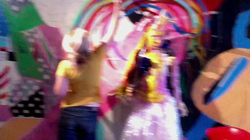 �� Johnny, Dee Dee, Tommy ♪