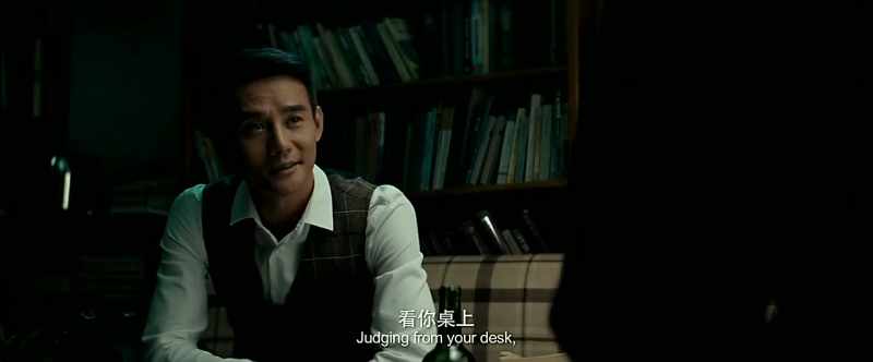 Judging from your desk, I guess you are teaching junior high. - Yes