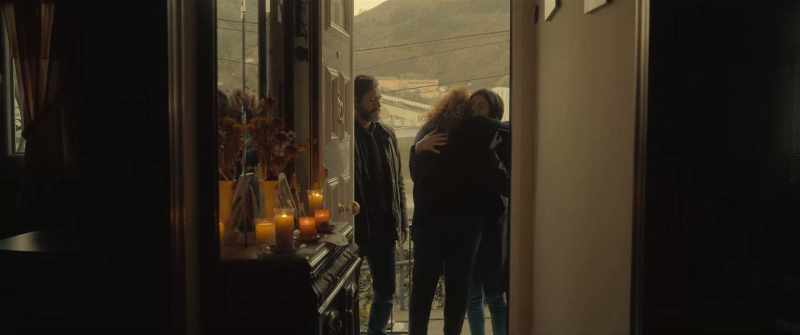 [Julia sobbing]