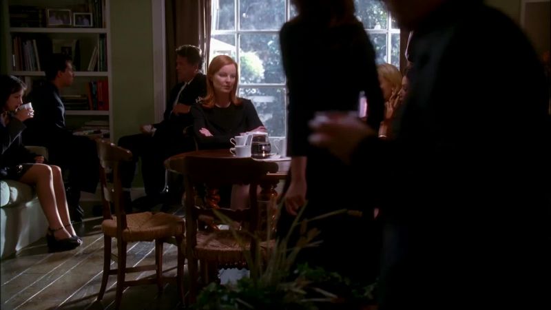 Julie: HEY, WHAT'S GOING ON?