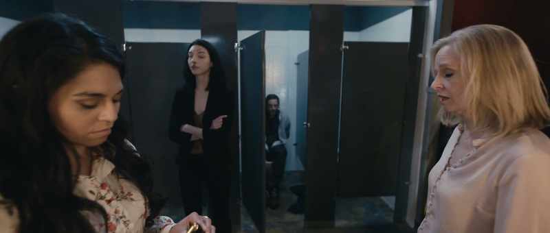 (Juliette scoffs)