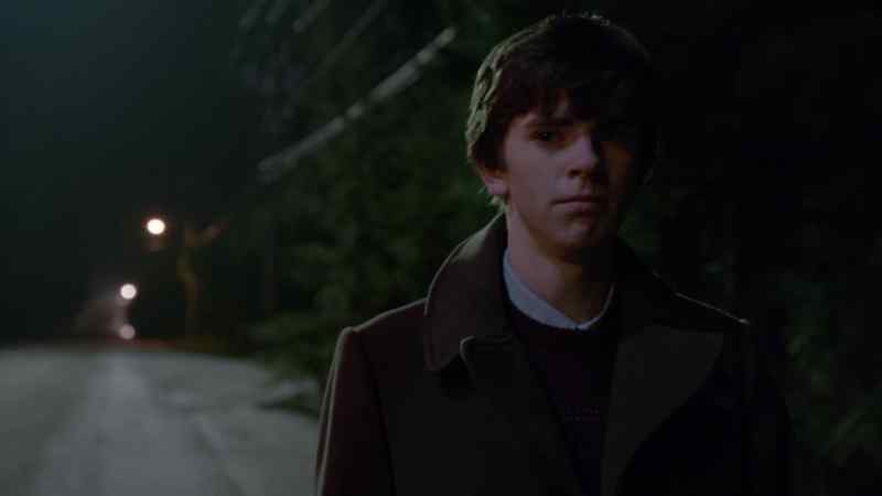 (JUNO BARKS)