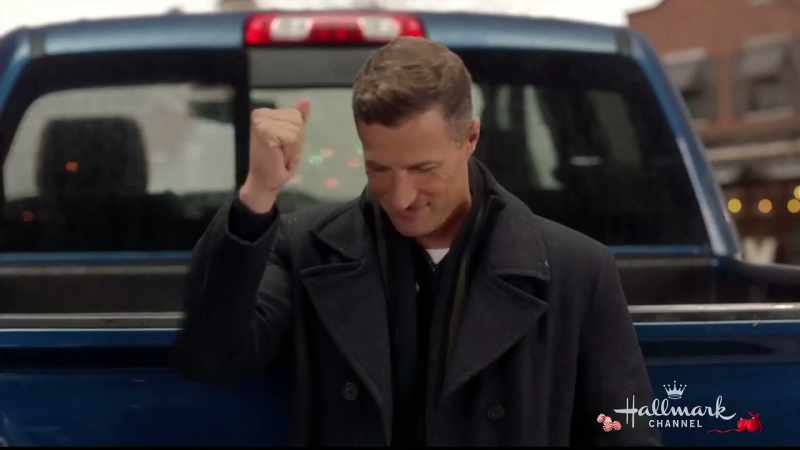 Just get over here and help me, please. Thought you'’d never ask