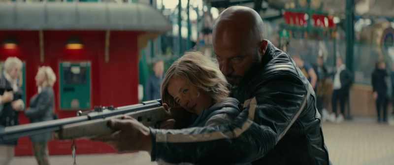 Just hold it. When you're ready, pull the trigger back