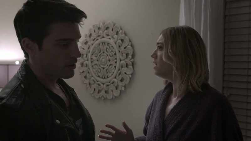 Justin: I'm home! -[carrie gasps]