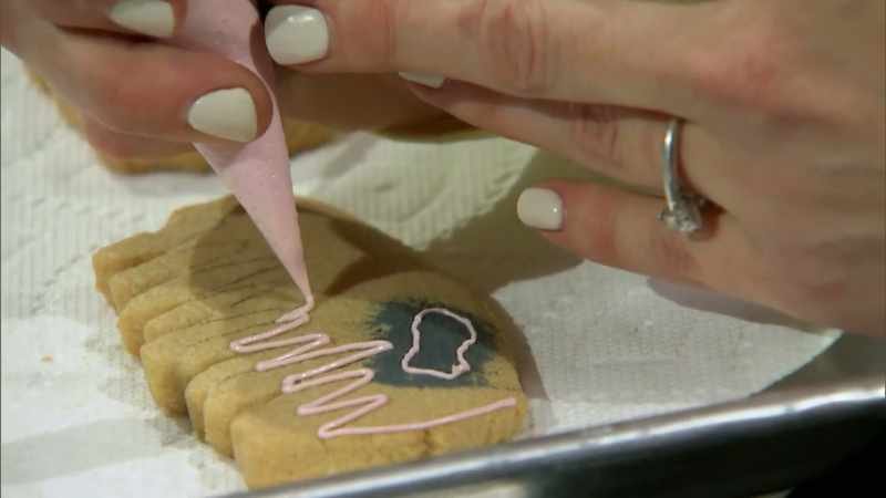[Justine] I start on the jaw cookie, because I need to get
