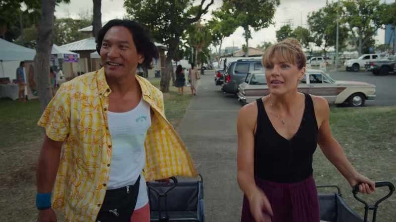 KAI: Nice and hot. -There's a nice vendor I can talk to!