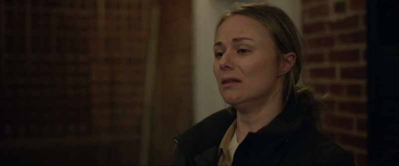 (Kate crying)