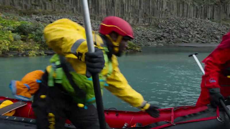 (KAYAK SCRAPES)