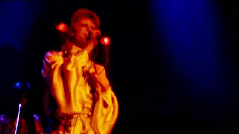�� Keep your 'lectric eye on me, babe ♪