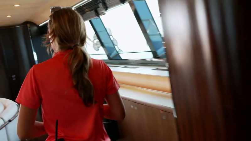 Kels, Kels, can you come to the mid-cockpit, please?