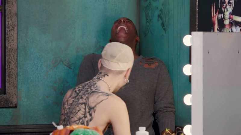 [Kendra and Victoria laughing]