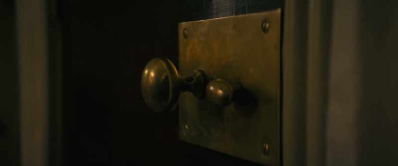 (keys jingling)