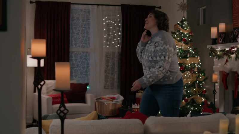 Kids! Mom's on the phone. Here they come