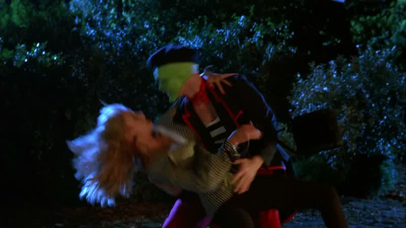 Kiss me, my dear, and I will reveal my croissant