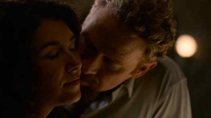 [kissing]
