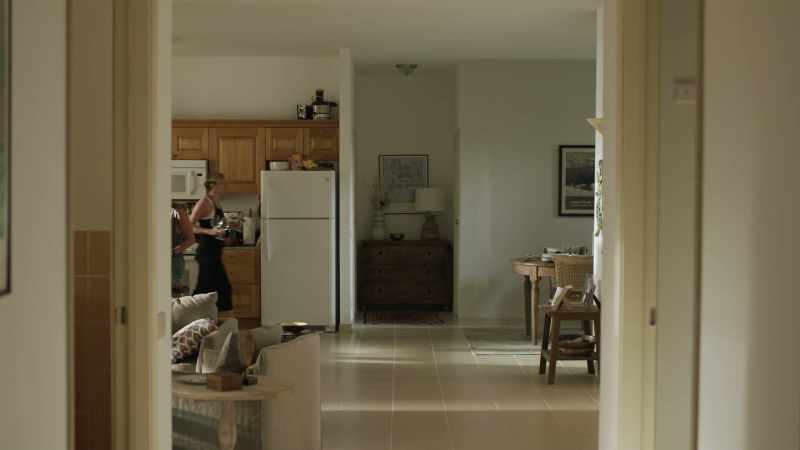 (kitchen clatter)