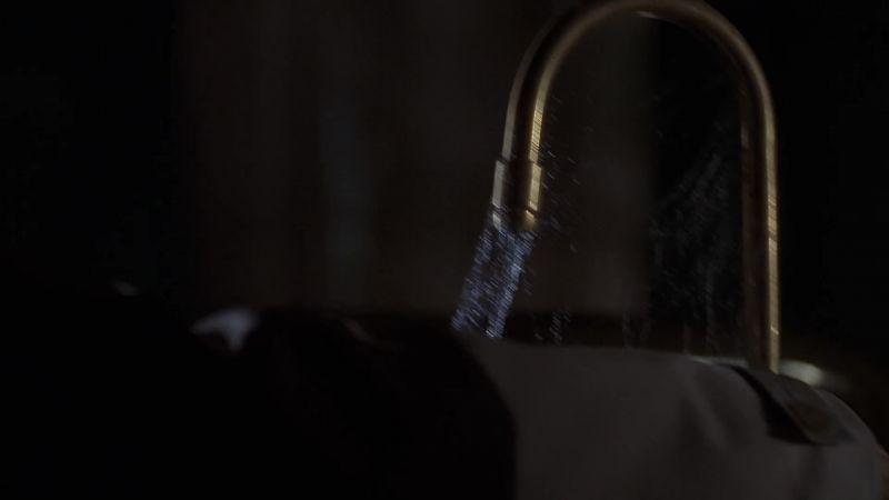 (knob creaking)