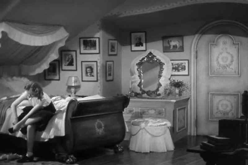 (KNOCK ON DOOR)