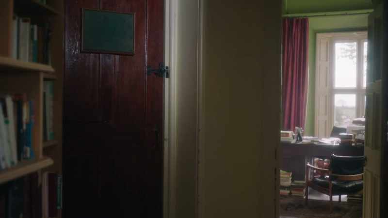 (knocking on door) - Come in