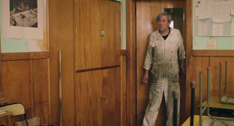 (KNOCKING ON DOOR)