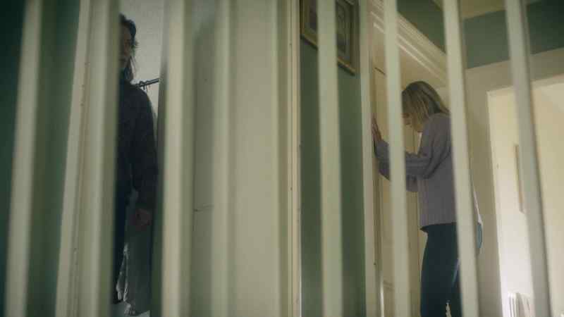 KNOCKING ON DOOR