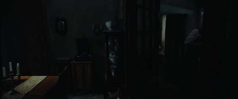 (Knocking on door)