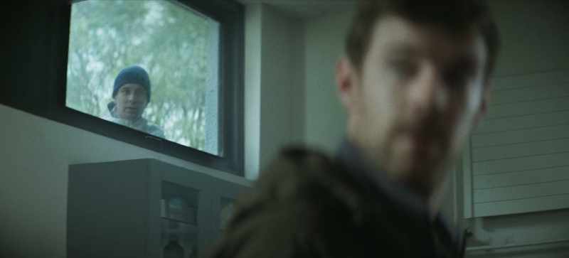 (knocking on window)