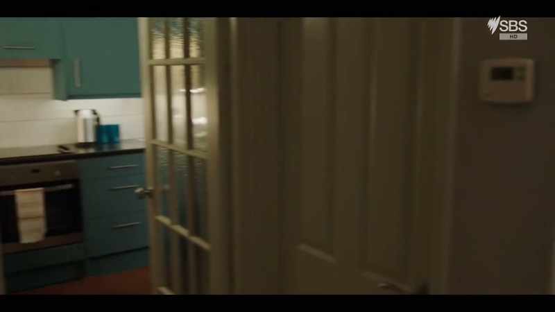 (KNOCKING)