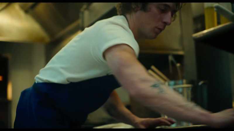 (L rumbling) -(music playing on radio)