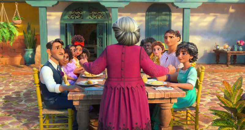 La Familia Madrigal!