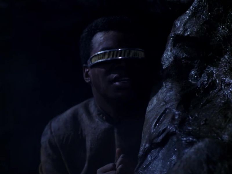 LA FORGE: A stationary neutrino source
