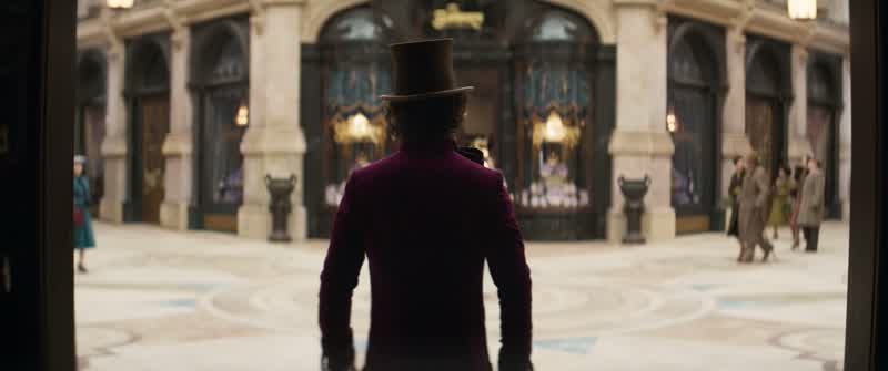 Ladies and gentlemen greetings to you alland welcome to Wonka sTremendous things are in storeboth literally and metaphorically