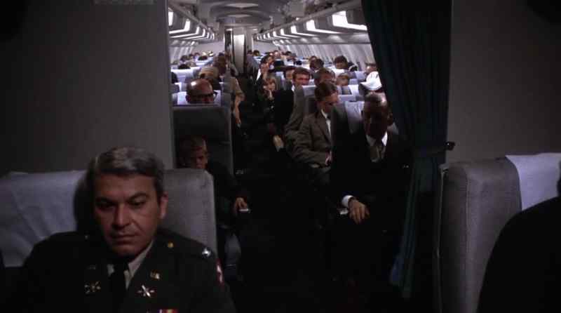 Ladies and gentlemen, we have just been instructed to return to the gate