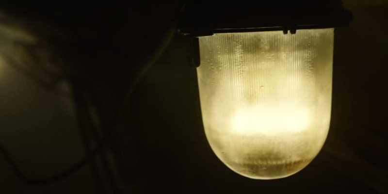 (lantern rattling)