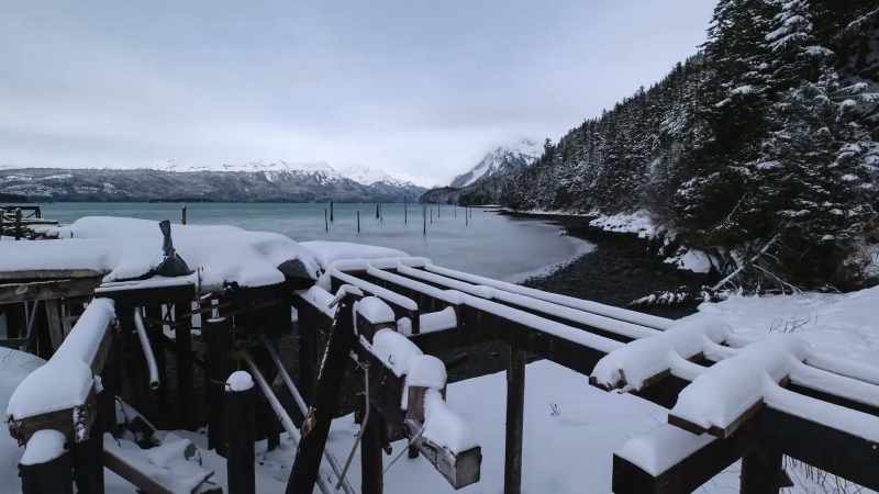 Large avalanche danger is considerable today