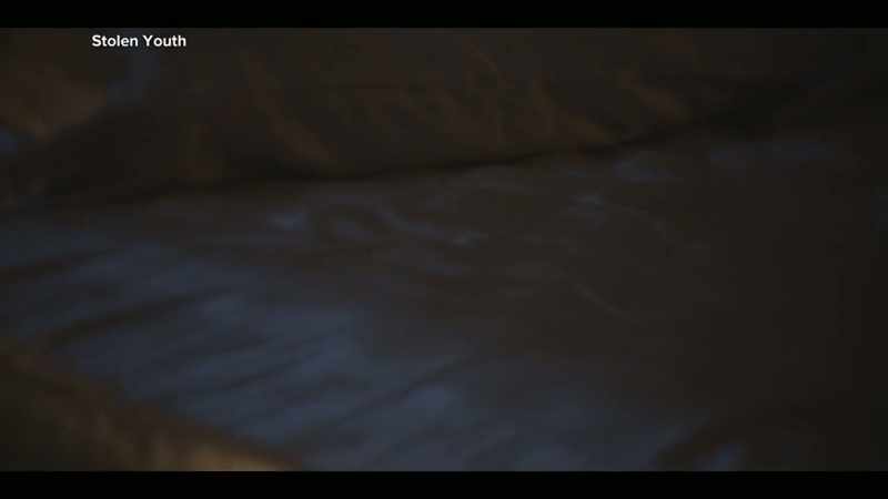 Larry sleeps in the middle, face up