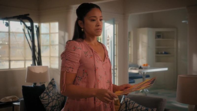 LATIN LOVER NARRATOR: I will take this moment to point out