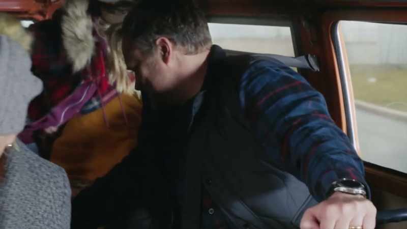 (Laughing) How are you? - Woo! (Door bangs shut)