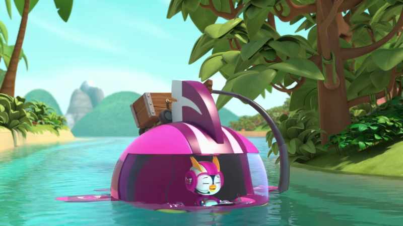 [laughs] Look at the cool fish I found!