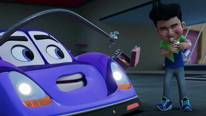 [laughs] Snack time! -Gimme that oil shake