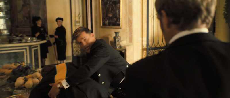 [laughs] There's my king