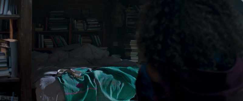 LAYLA: Uh, this is your flat, Marc? - Um, I'm Steven