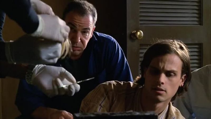 Leave that in this bag. - Here you go