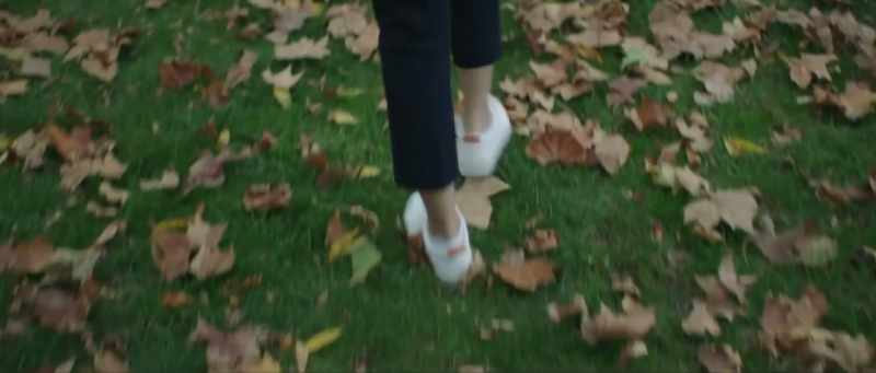 LEAVES RUSTLING