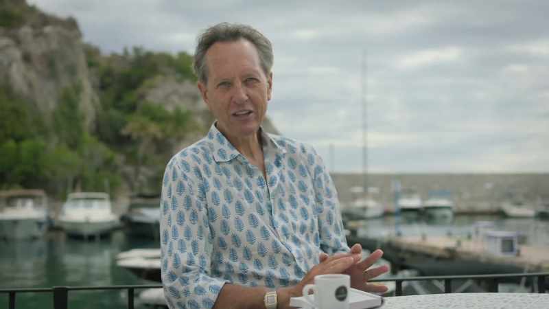 Lee began his extraordinary journey on foot