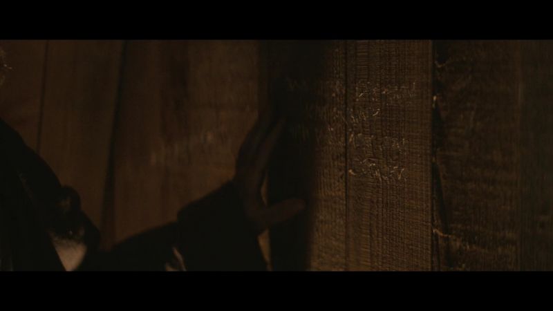 LEIA: What does it say?