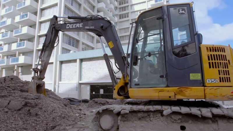 LEONARDO DICAPRIO: AND THIS CONSTRUCTION IS IT GOING
