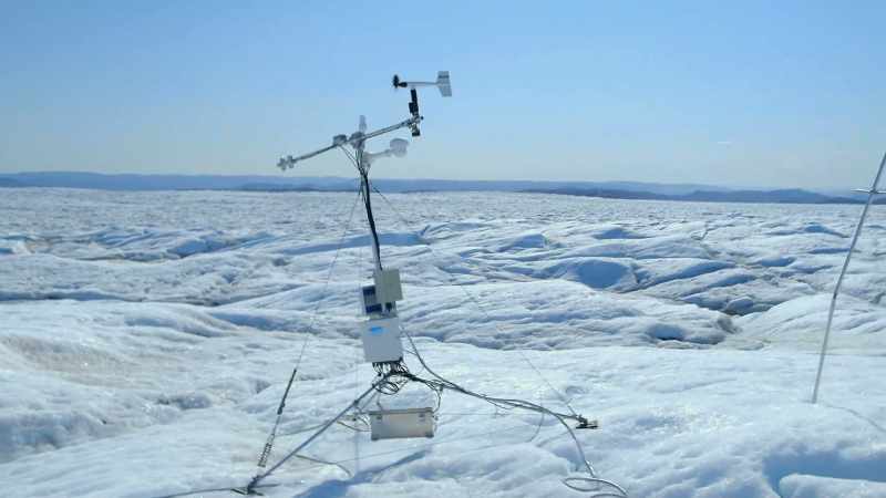 LEONARDO DICAPRIO: THIS IS A CLIMATE STATION?