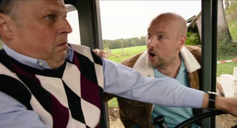 Leopold, cut the crap! - Are you crazy? Stop it!